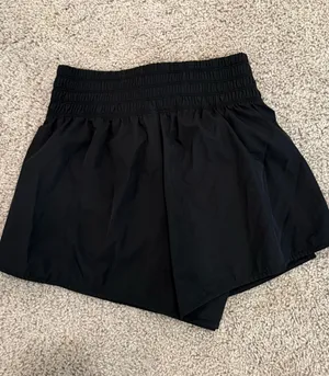 Old Navy Athletic Shorts thumbnail 1