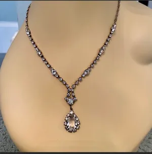 Beautiful Rhinestone Jewel Necklace/Costume Jewelry - In great condition! 💎🤍 thumbnail 3
