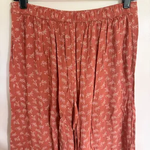 American Eagle Terracotta Orange Floral Wide Leg Crop Pants Medium Viscose thumbnail 9