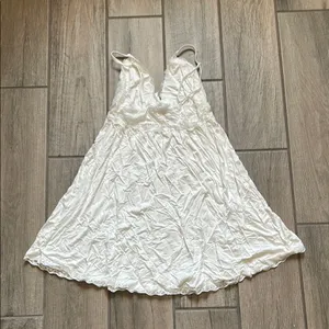 Elegant White Lace Dress thumbnail 3