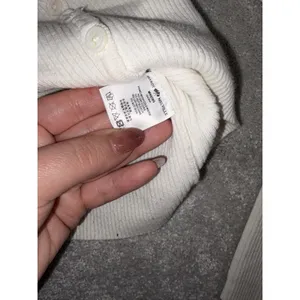 Brandy Melville‎ Ivory Cropped Cardigan thumbnail 4