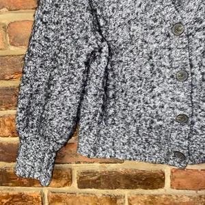 Madewell Grey Cable Knit V-Neck Cropped Cardigan Sweater Women's Size Medium thumbnail 4