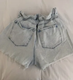 Good American Jean shorts thumbnail 1