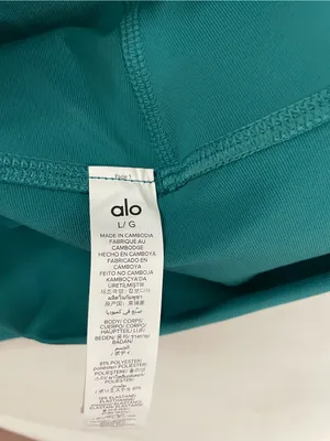 Alo Yoga NWT 16” High Waist Airbrush Capri Leggings Emerald Isle Green Size L thumbnail 9