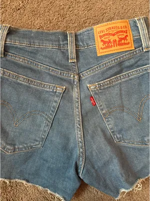 Levi’s High-Rise Shorts thumbnail 3