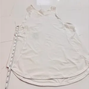 Lululemon Women's ivory Sleeveless active sports Top thumbnail 3