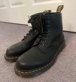 Dr. Martens Boots 1460 Greasy Leather Lace-Up thumbnail 3