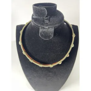 Olive Green Leather Studded Choker Necklace Gold Tone Pyramid Studs 15.5” thumbnail 2