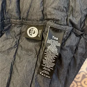 Aritzia TNA Botanie Super Light Packable Puffer Jacket thumbnail 5