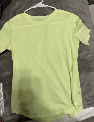 Lululemon highlighter green/yellow tshirt thumbnail 1