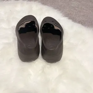 Crocs Women’s Flats 10 Elastic‎ Juneau Loafers thumbnail 3