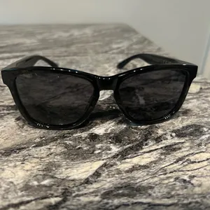 Classic Black Sunglasses thumbnail 2