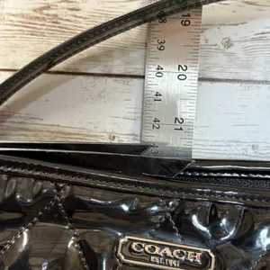 Vtg Y2K Coach Poppy Purse Liquid Gloss Turn Lock Black Quilted Pink Lining 18678 thumbnail 15