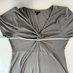 Torrid Gray Ribbed Short Sleeve V Neck Twist Flare Skater Dress 1X‎ thumbnail 8