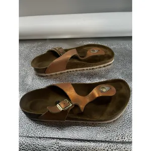 Birkenstock Gizeh thong sandals in a metallic copper Size 40 Or Women's‎ 11 thumbnail 3