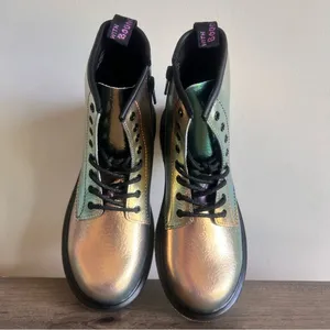 DR. MARTENS NEW Junior 1460 Lace Up Unisex Boots Size 5 or 4 #B1175 B1123 thumbnail 7