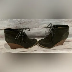 Lucky Brand Women's Ysabel Wedge Boots Size 8.5 olive green Suede Laced Boho thumbnail 5