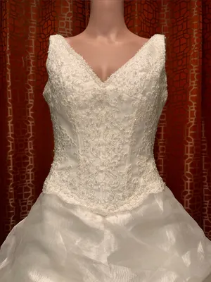 Demetrios Vintage Inspired Lace Ball Gown Wedding Dress Size 6 thumbnail 3