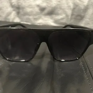 Black Sunglasses thumbnail 7