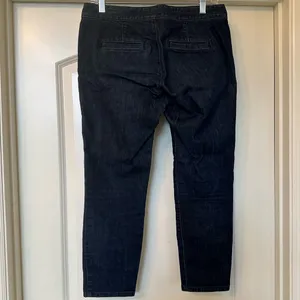 Ann Taylor LOFT - Modern Crop Jeans with Zipper Side Pockets - ADORABLE! thumbnail 5