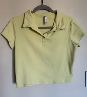 Alo Yoga Choice Polo Crop Yellow Green Lime Workout Top Short Sleeve Size L thumbnail 1