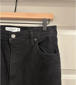 Abercrombie 90’s straight ultra high rise jeans thumbnail 2