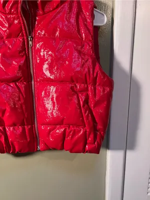 Ambiance Outerwear Women’s Size Large Puffer Vest Patent Bright Red Polyurethane thumbnail 5