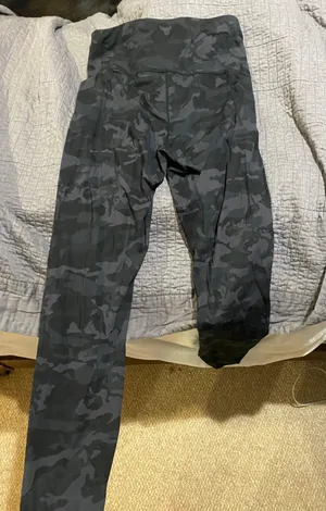 Camo Leggings Size M thumbnail 1