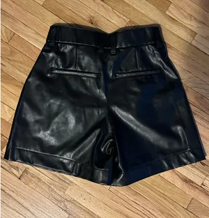 Abercrombie Vegan Leather Tailored Shorts in Black thumbnail 3