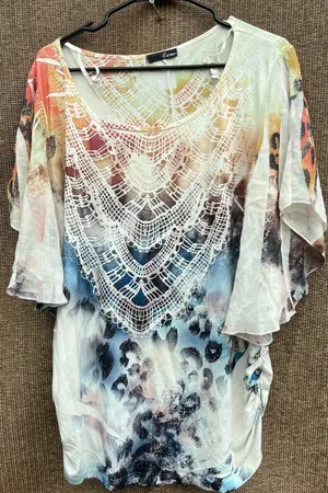 Espresso Tunic Leopard Lace Print top shirt women’s Sz L white crochet lace V-ov thumbnail 1