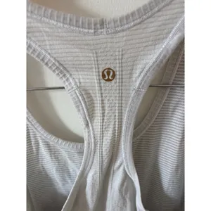 Lululemon Swiftly Tech Racerback Tank Top Grey White Striped Size 6 Slim Fit thumbnail 3