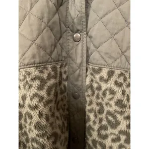 Abercrombie & Fitch Charcoal Gray Quilted Leopard Snap Button Fleece, M thumbnail 6