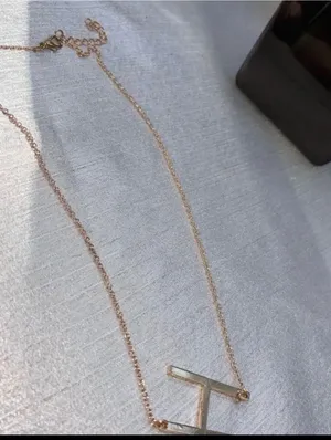 Gold Tone 'H' Pendant Necklace thumbnail 2