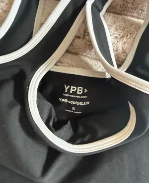 Abercrombie Women’s Black Sports Crop Bra with White Trim thumbnail 3
