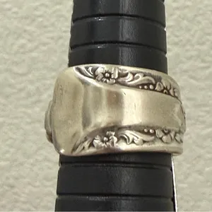 Vintage 1940 “Camilia” Sugar Spoon Ring Size 9 thumbnail 8