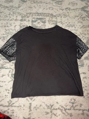 American Eagle Outfitters Black Sequin Sleeve Cropped Tee thumbnail 3