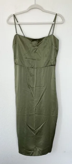 Reformation Oaklie Silk Midi Dress in Artichoke Green NWT thumbnail 1
