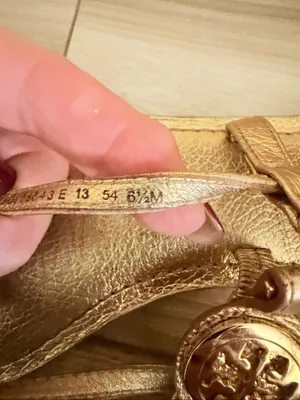 Tory Burch Gold Leather Thong Sandals Logo Medallion Brazil Women’s Size 6.5 thumbnail 6