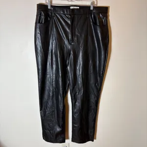 Abercrombie & Fitch‎ Women's Black Vegan Leather 90s Straight Pant Size 18 thumbnail 2