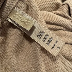 Skims Sienna Soft Lounge Ribbed Long Sleeve Pajama Top Size S Brown Button Up thumbnail 4