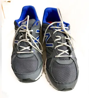 New Balance 550 V4 athletic shoes. Gray with royal blue. Running shoes. Sz 9.5 thumbnail 1