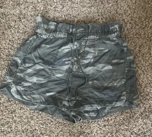 Express Camo Elastic-Waist Button-Front Shorts thumbnail 1