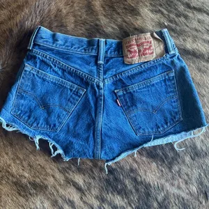 Vintage 90’s Levi’s 501 High Rise Button Fly Jeans Distressed Size 28 thumbnail 5