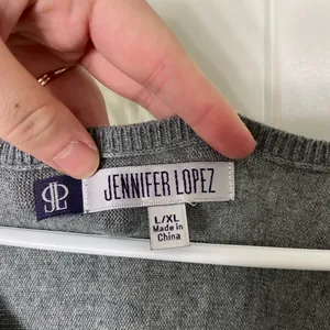 NWOT Jennifer Lopez women’s gray soft knit dolman button‎ sleeve tunic sweater thumbnail 3