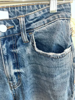 Vervet Blue Women’s 26 Jeans thumbnail 4