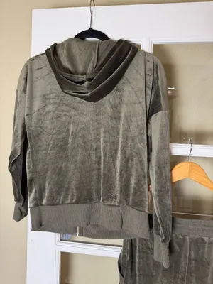 Felina Olive Green Super Soft Velour 2 Piece Loungewear Set Size XS thumbnail 5