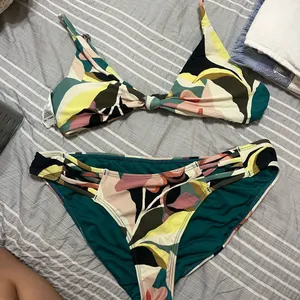 Oneill bikini thumbnail 1