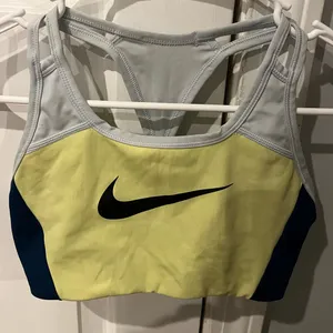 Women’s Nike Sports Bra Medium Support Size S thumbnail 4