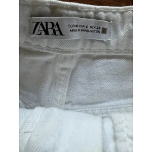 ZARA White High Rise Denim Cutoff Shorts Size 6 thumbnail 3