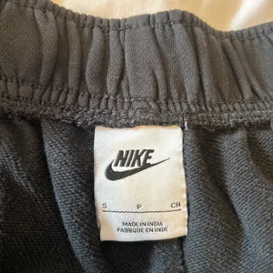 Black Nike Cuffed Sweatpants Women’s thumbnail 3